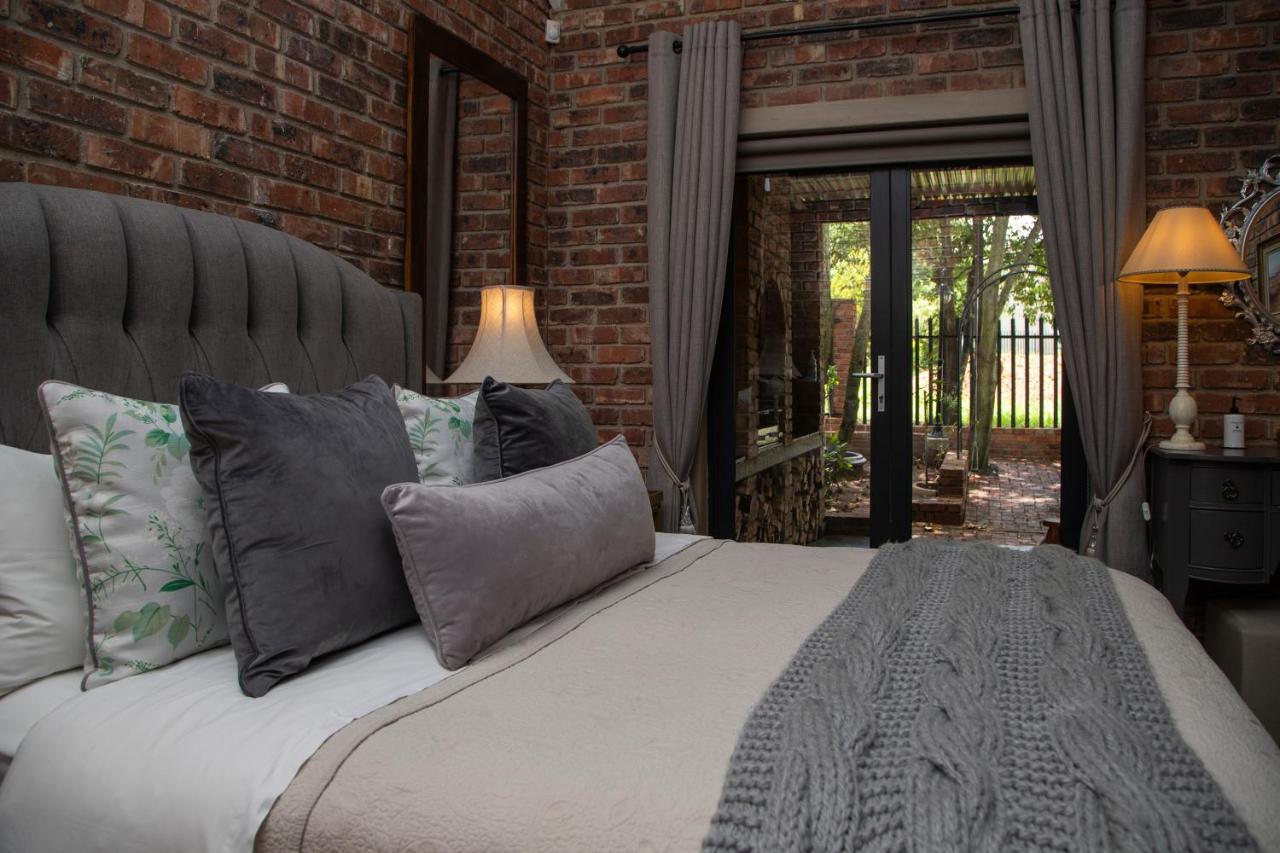 Tarry-Stone Cottages Dullstroom Extérieur photo